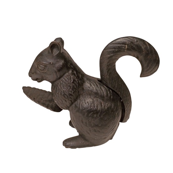 Antique Squirrel Cast Iron Mechanical Nut Cracker Lift Tail Open 4.25" Tall - Picture 1 of 10
